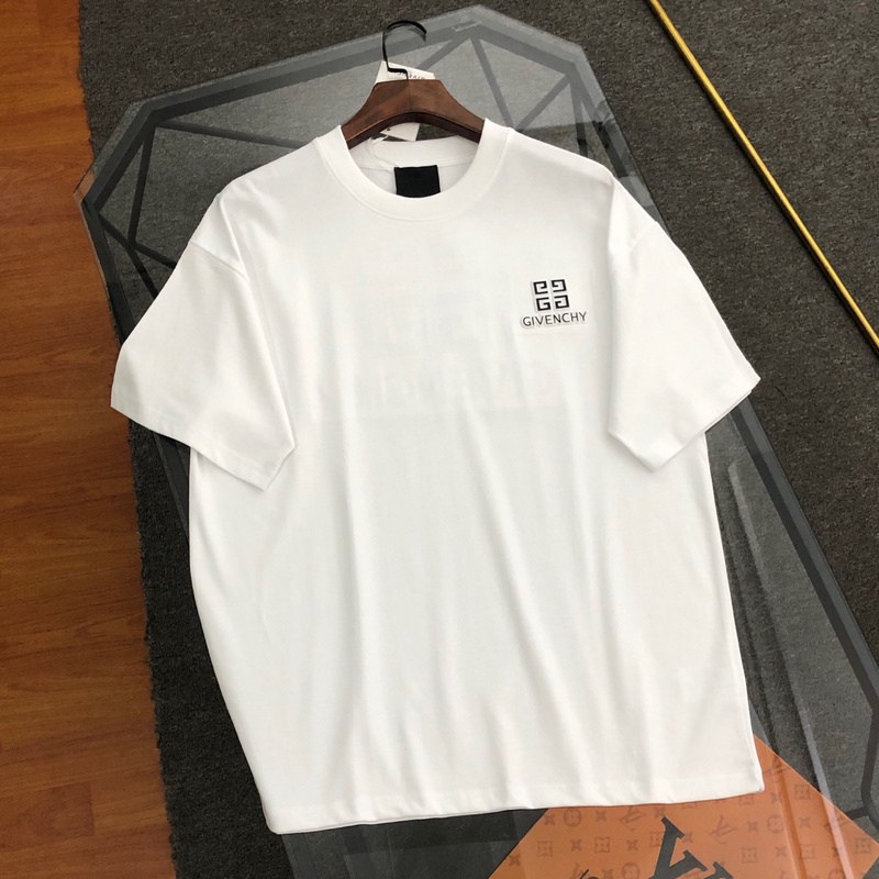GVNCHY T-Shirt