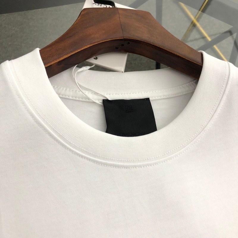 GVNCHY T-Shirt - Imagen 4