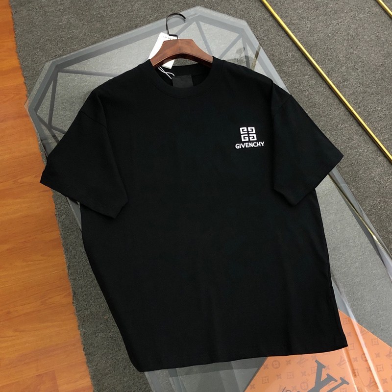 GVNCHY T-Shirt - Imagen 5