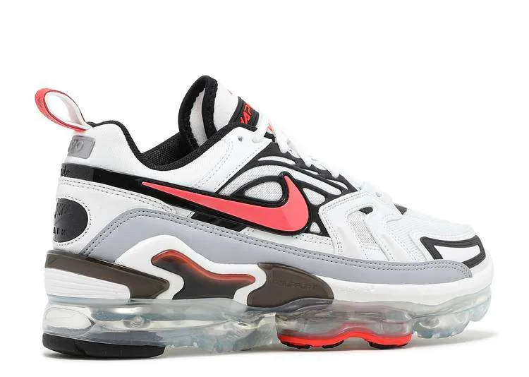 AIR VAPORMAX EVO ‘SUMMIT WHITE BRIGHT CRIMSON’ - Imagen 3