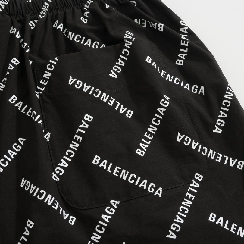 BLNCG Shorts Allover Logo Print - Imagen 6