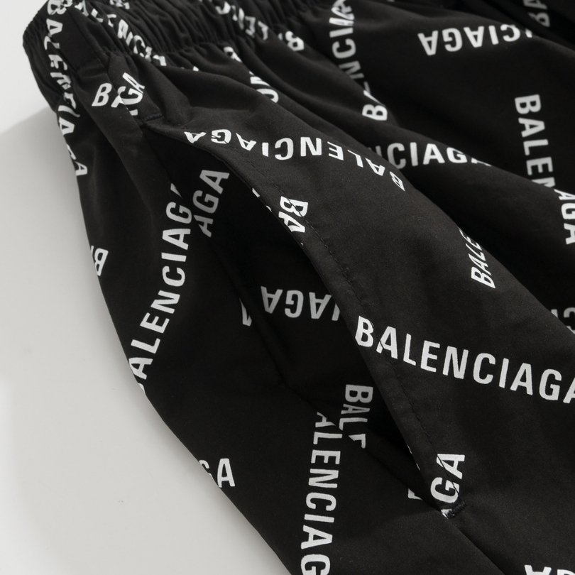 BLNCG Shorts Allover Logo Print - Imagen 8