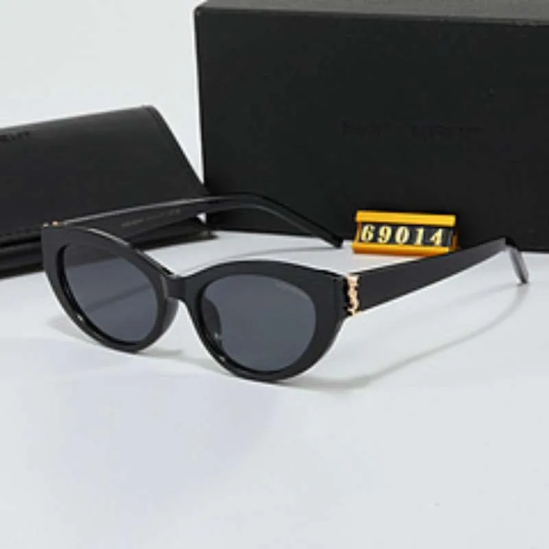 Sunglasses Yves Saint Laurent YSL018