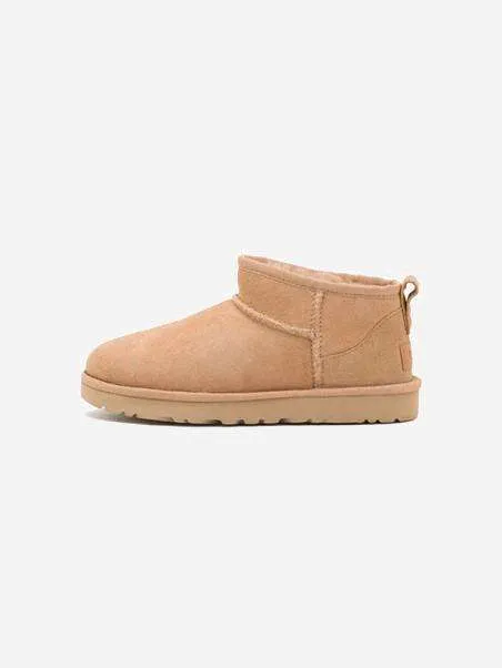 UGG – Classic Ultra Mini Boot Sand - Imagen 3